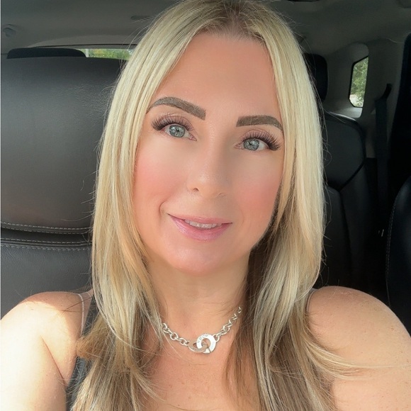 Meet your Posher, Jen - Picture 1 of 1